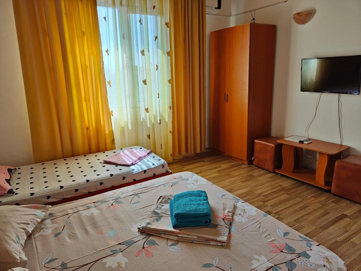 Vila Olimpica Hotel Costinesti Bagian luar foto