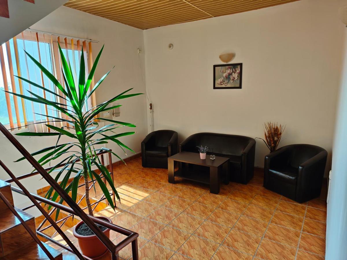 Vila Olimpica Hotel Costinesti Bagian luar foto